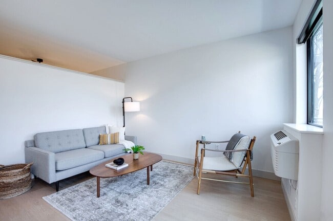 Photo - The Reeve Lakeside