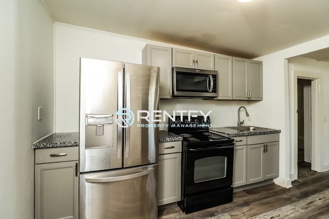 Photo - 303 E Ingle St Unit B