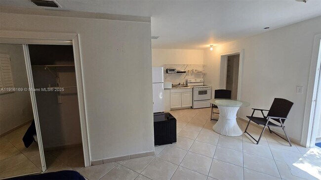 Photo - 1901 SW 2nd Ave