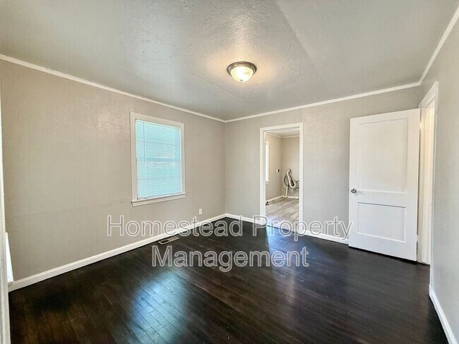 Photo - 210 W Mimosa Dr