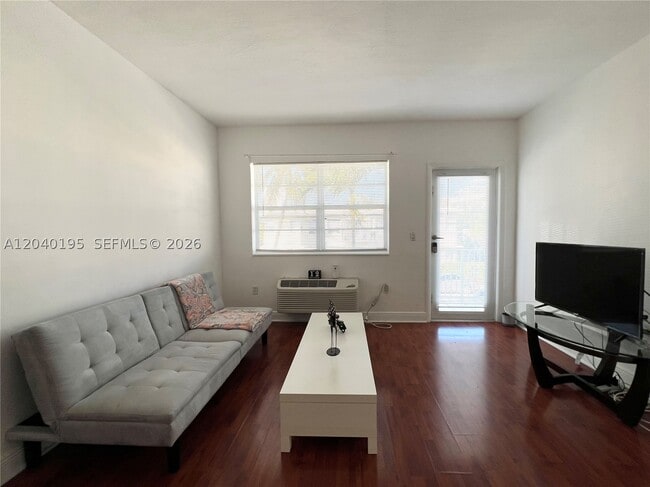 Building Photo - 450 77th St Unit 6