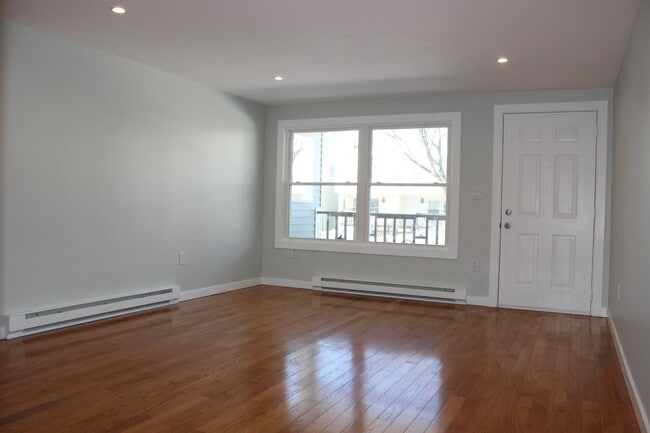 Photo - 390 Pacific Ave