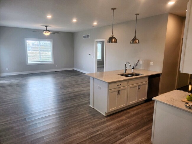 Photo - 2728 Yordi Dr