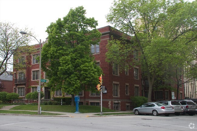 Edgeview Apartments