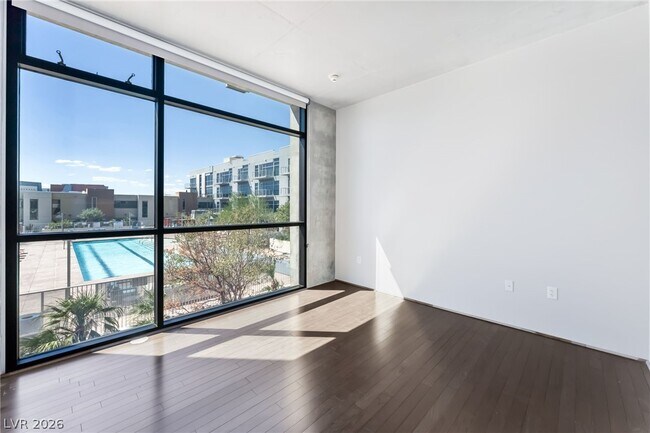 Building Photo - 353 E Bonneville Ave Unit 746