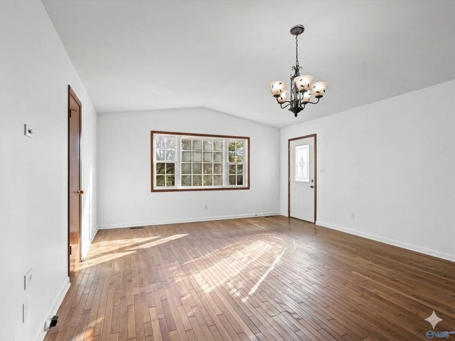 Photo - 221 Nancy Rd