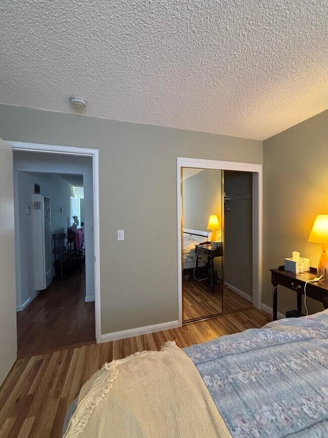 Photo - 990 Helen Ave Unidad 4