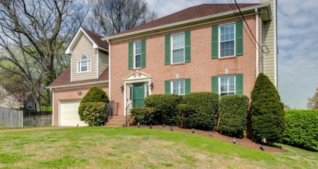 Photo - 176 London Ln