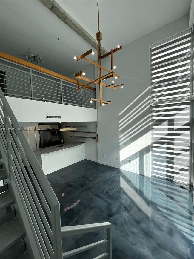 Building Photo - 7744 Collins Ave Unit 17