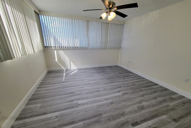 Photo - 500 Treasure Island Causeway Unit 101