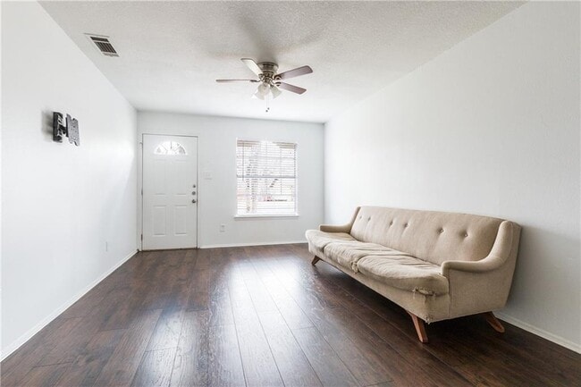 Building Photo - 6005 Hogan Ave Rental