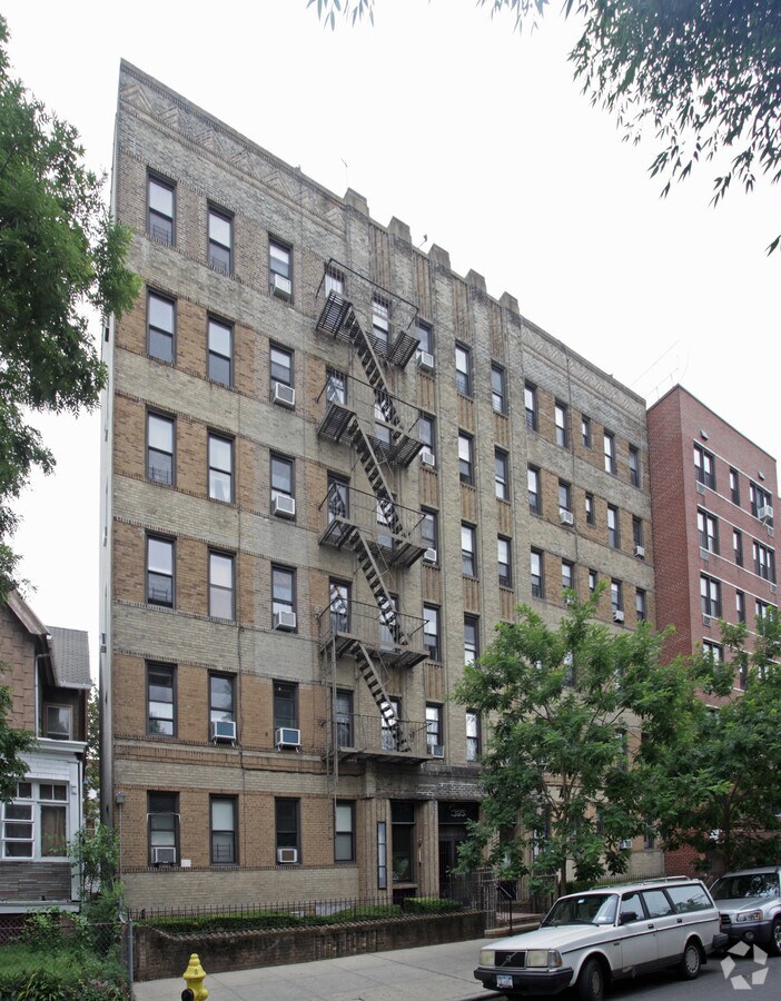 Photo - 395 Stratford Rd