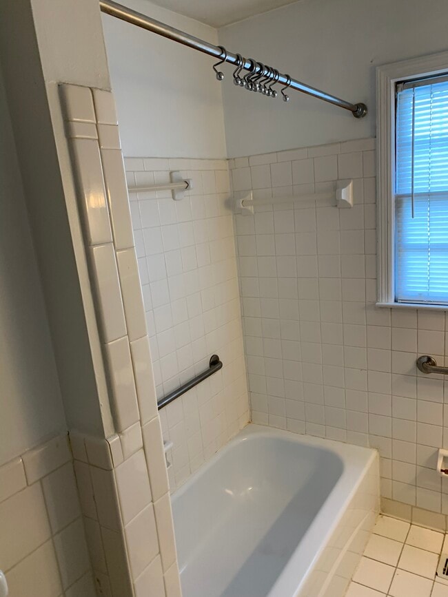 Photo - 818 W Gordon Ave