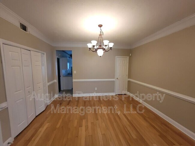 Photo - 211 Brook Ct