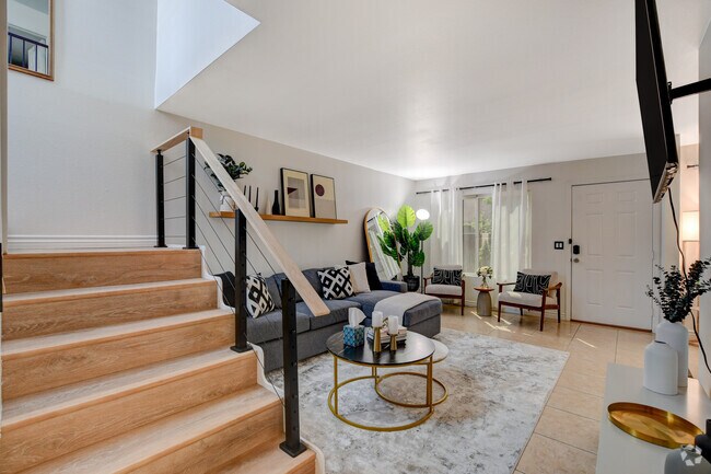 Building Photo - 4338 Caliente St Rental