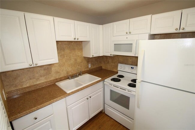 Photo - 3001 Bee Ridge Rd Unit 106