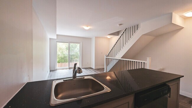 Photo - 169 Lancaster Street W, Apartments and Tow...