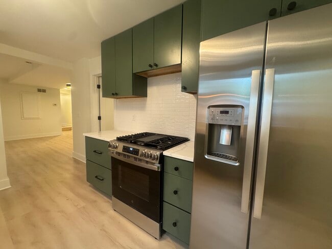 Building Photo - 3849 S Packard Ave Unit C3