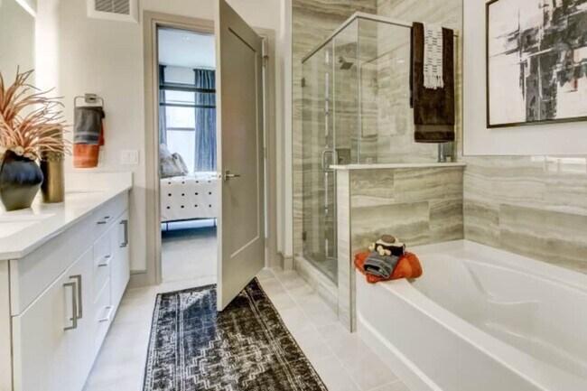 Photo - 1610 E 6th St Unit ID611.2