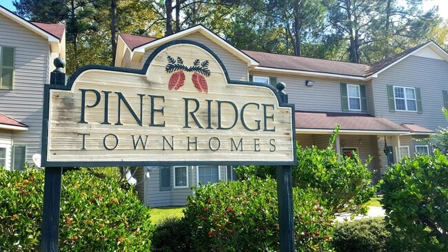 Photo - 410 S College St