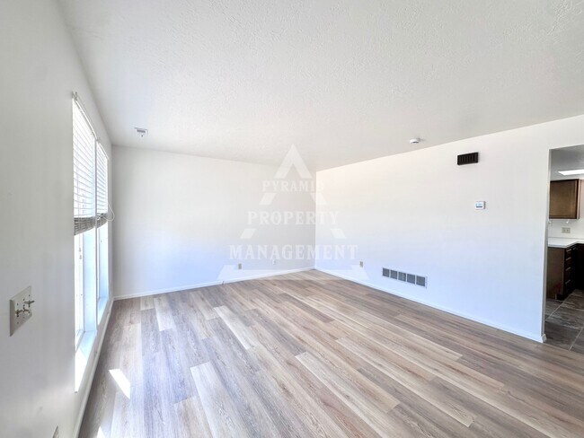 Photo - 5571 S 2800 W Unit C