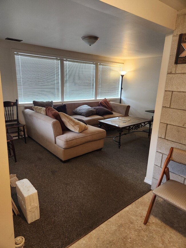 Photo - 206 E Division St