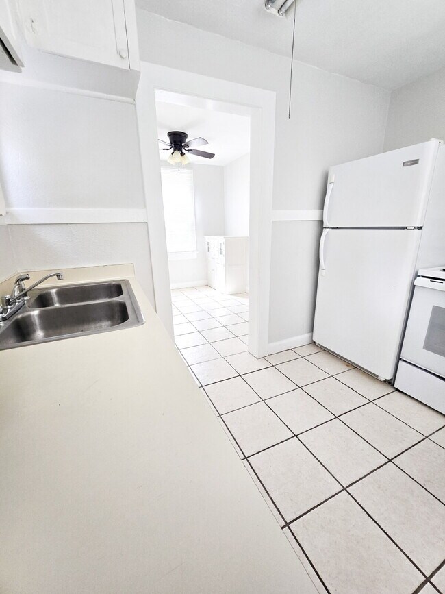 Photo - "Charming 1-Bedroom Home in Winter Haven – Perfect for Cozy Living!"
