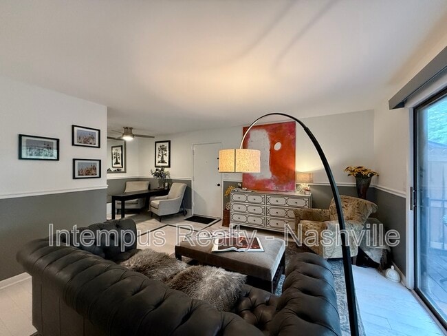 Building Photo - 420 Walton Ln Unit Apt I36
