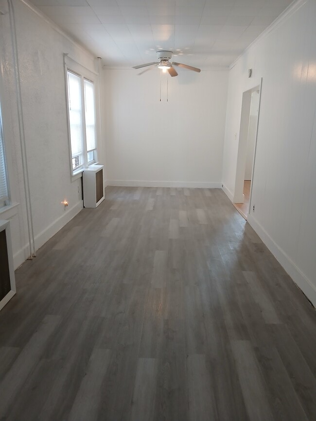 Building Photo - 2268 Richmond Ter Unit 1st Floor Rental