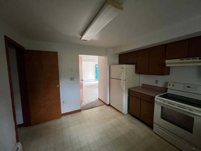 301 E Elm St Unit Basement