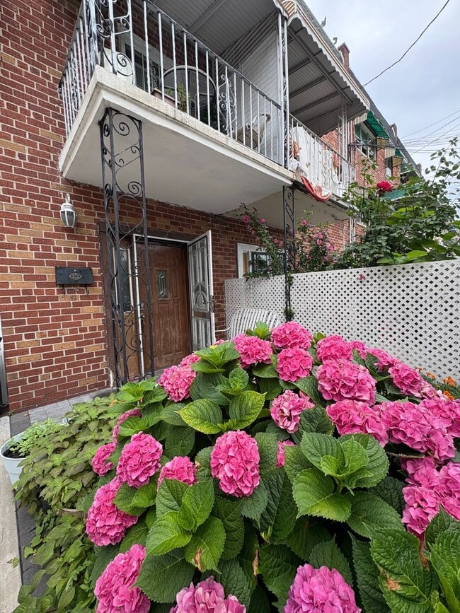 Photo - 726 Soundview Ave