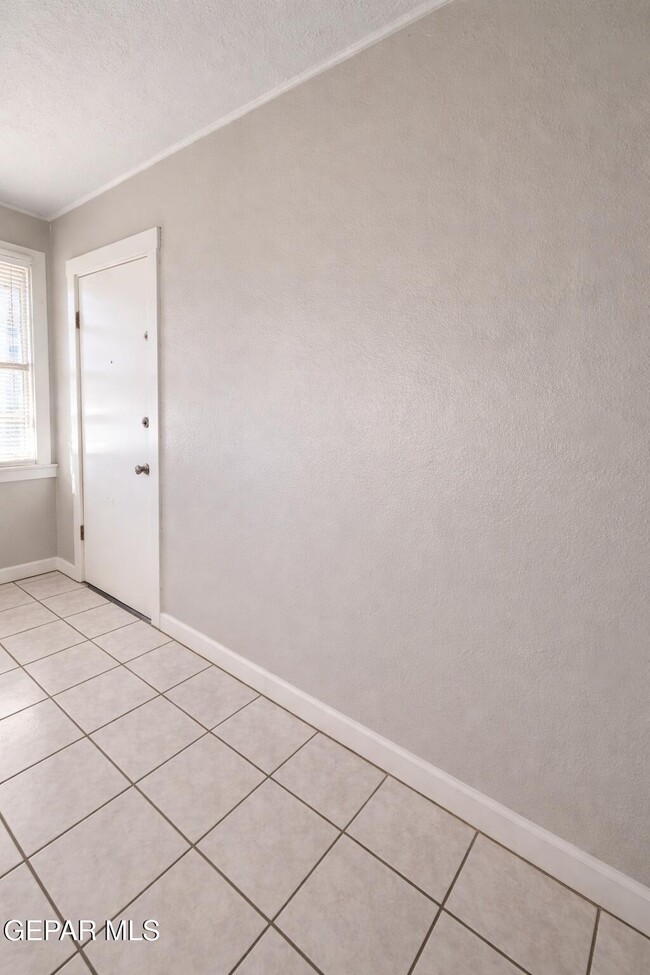 Photo - 1114 N El Paso St Unit 5