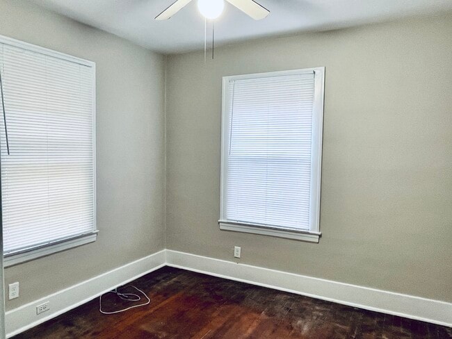 Photo - 1735 W Hill St