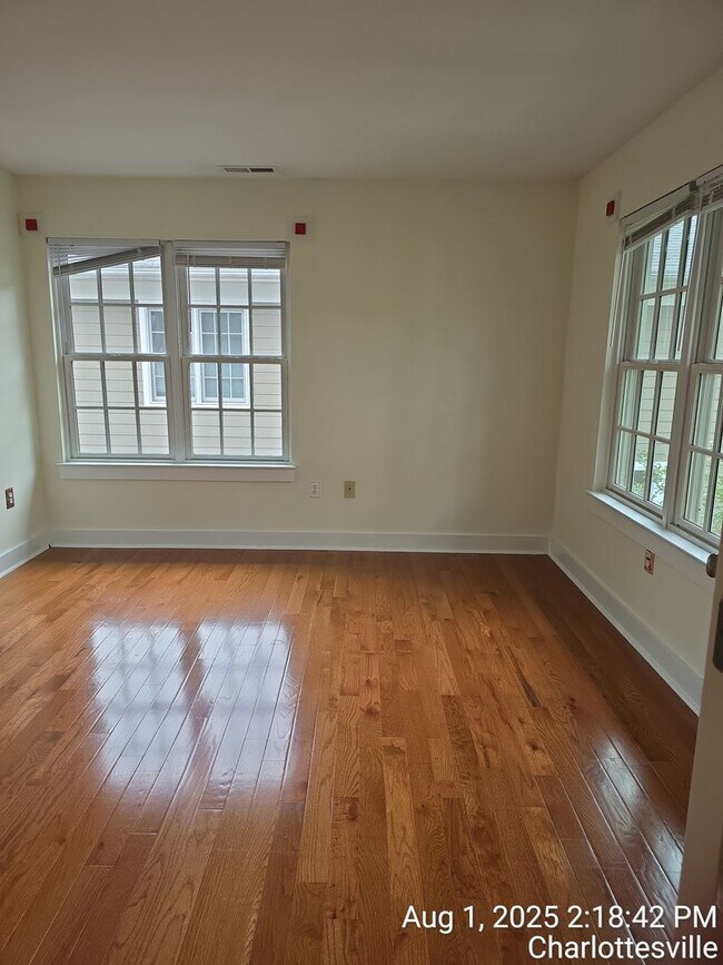 Photo - 419 17th St NW