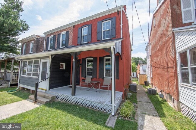 Photo - 540 S Adams St