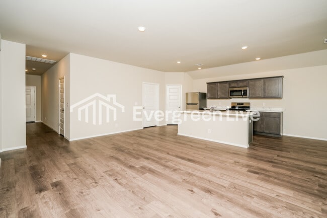 Photo - 1118 Raven Dr