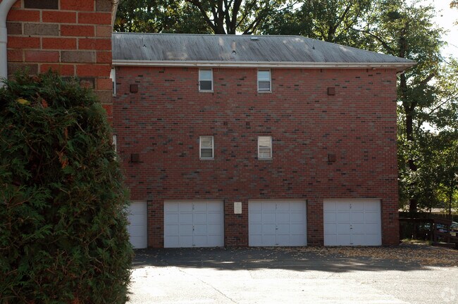 Rose-Garden-Apartments (2) - Rose Garden