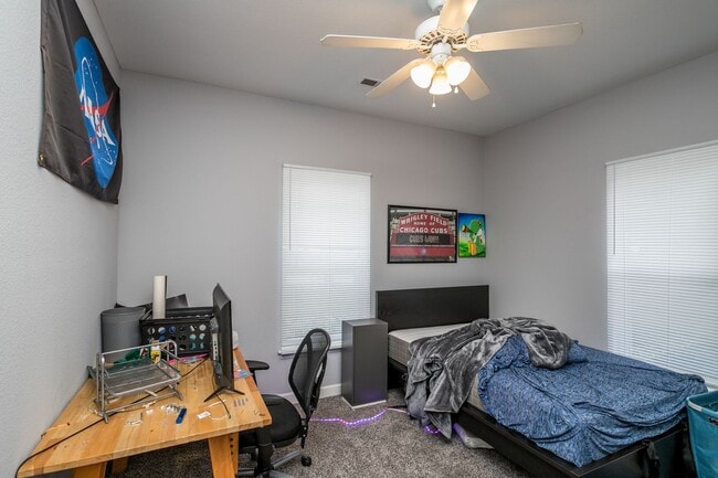 Building Photo - 108 S College Ave Unit Apt 1