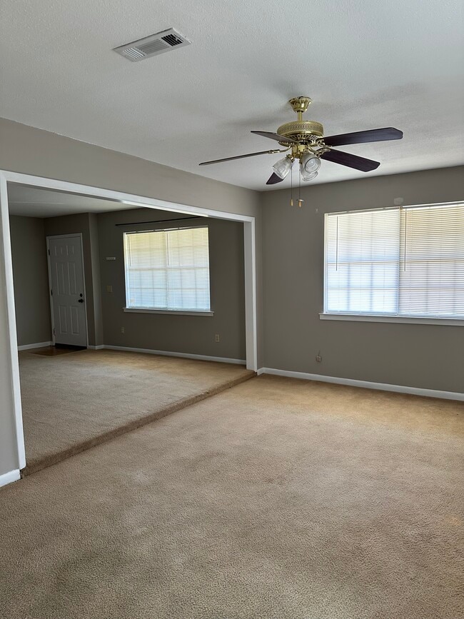 Photo - 2211 Shannondoah Dr