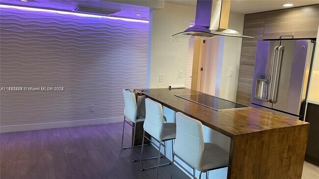 Photo - 19390 Collins Ave Unidad 424 Rental