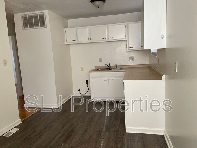 Photo - 9913 Lochwick Way