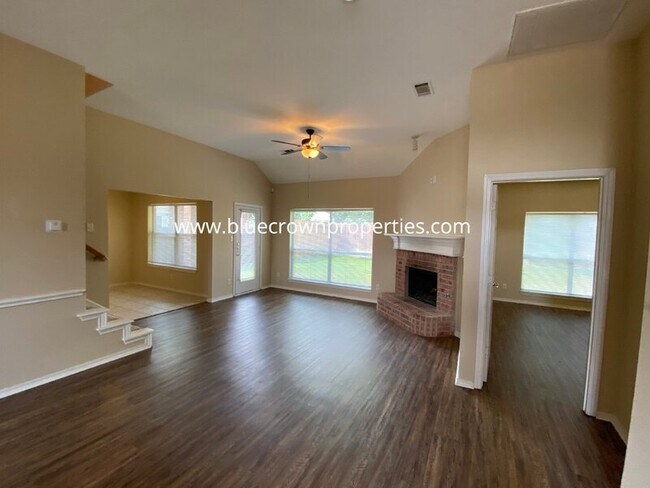 1829 Carver Dr