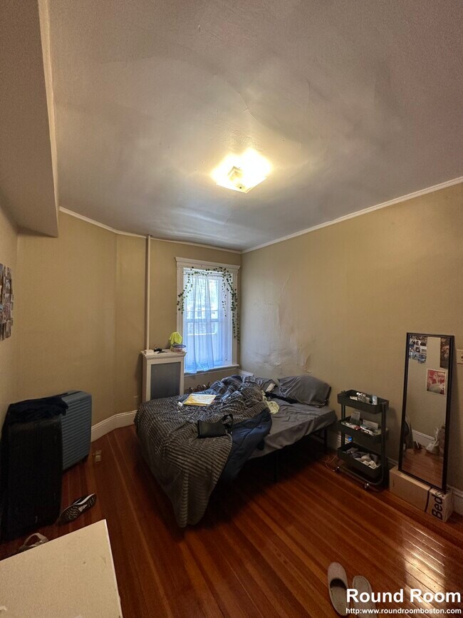 Photo - 10 Strathmore Rd Unit 2