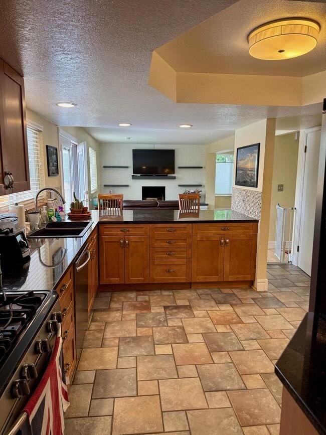 Photo - Spacious 4-Bedroom House Near Open Space in Heatherwood, Boulder