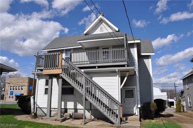 Photo - 11 E Main St