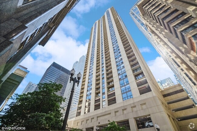 Building Photo - 200 N Dearborn St Unit 1102 Rental