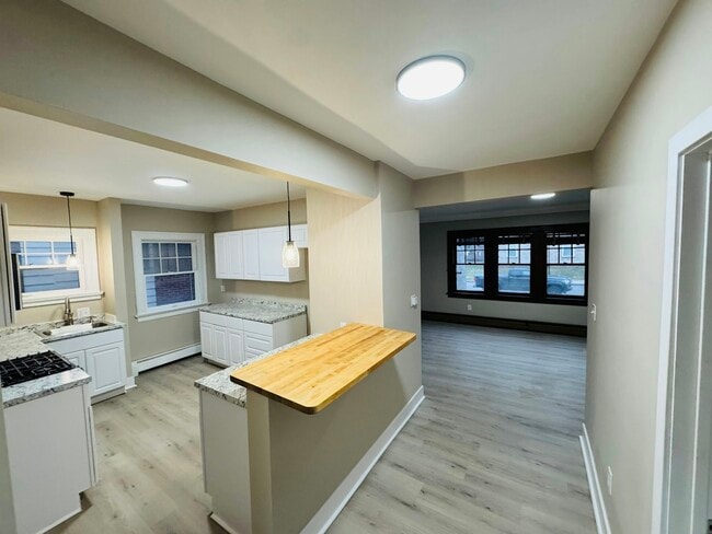 Building Photo - 1428 Potomac Dr Unit LOWER