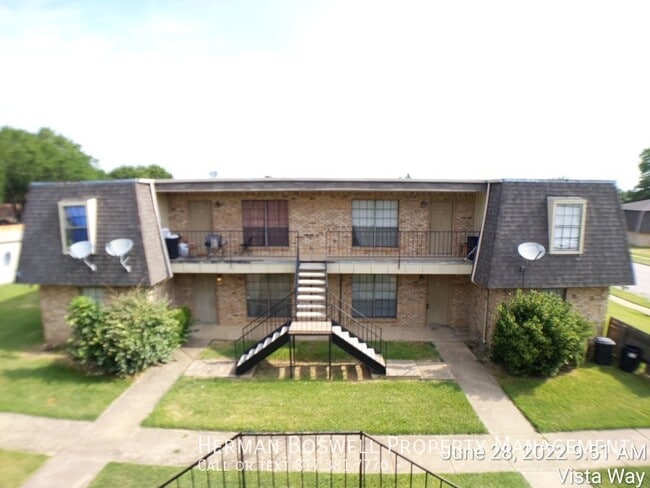 Building Photo - 217 Vista Way