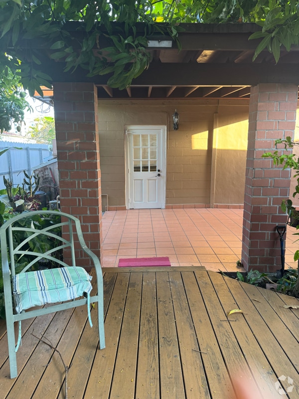 Building Photo - 1715 SW 67th Ct Rental