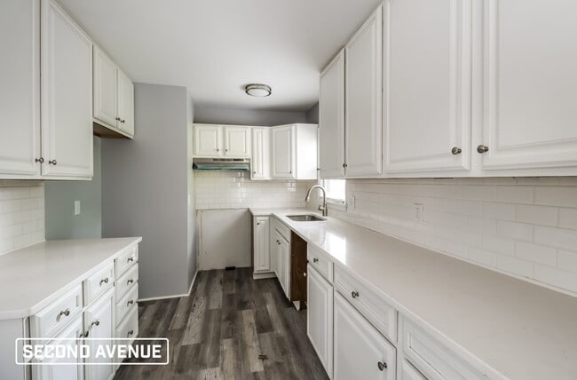 Photo - 462 Pedretti Ave